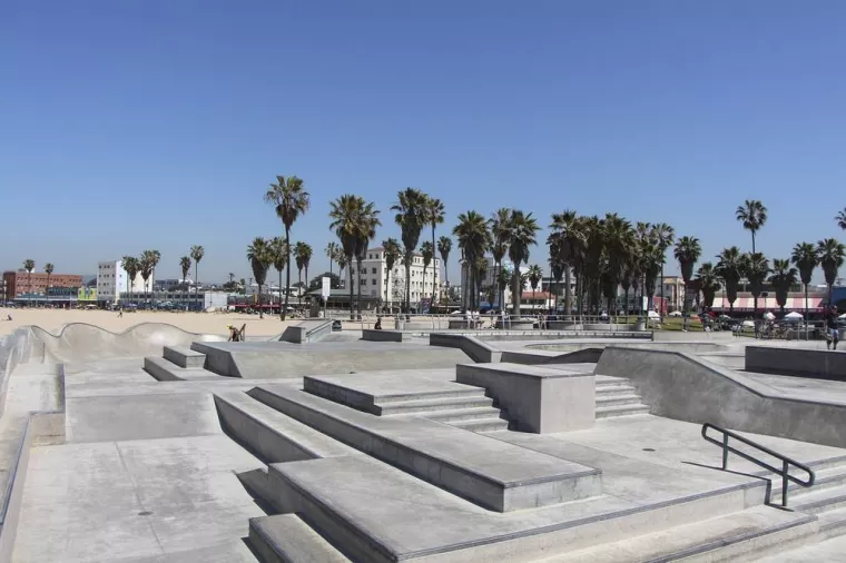 Professionnel pour aménager un skatepark public, Maubeuge, Dupas Terrassement